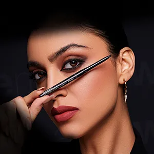 عيون